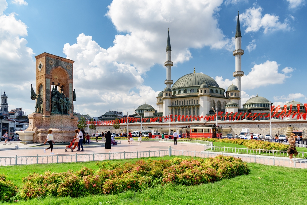 Route and Activity Suggestions for Those Who Will Take an Istanbul Tour in Autumn