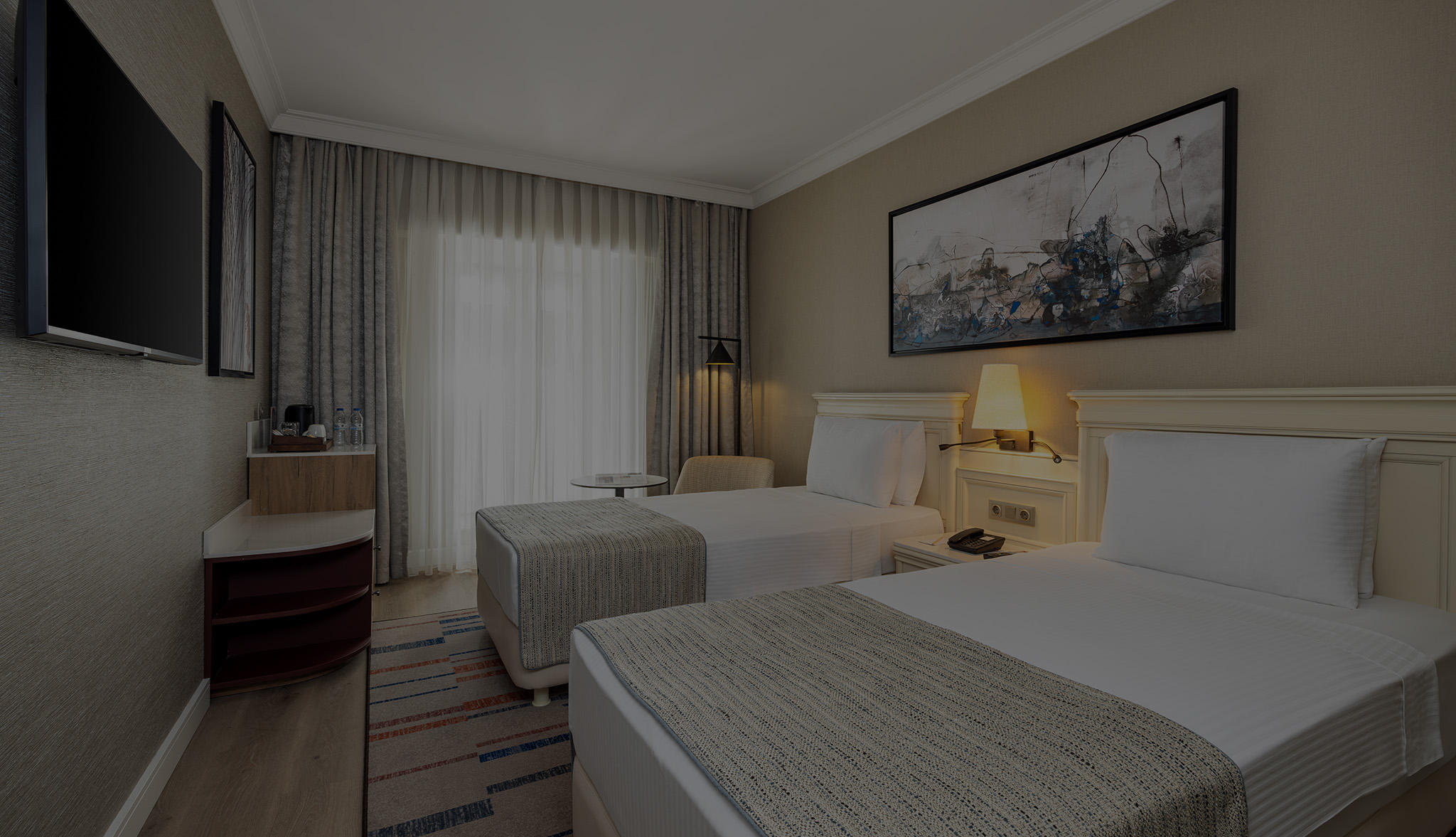 TRENDY ODA, 2 ADET TEK KİŞİLİK YATAKLI, BALKONLU