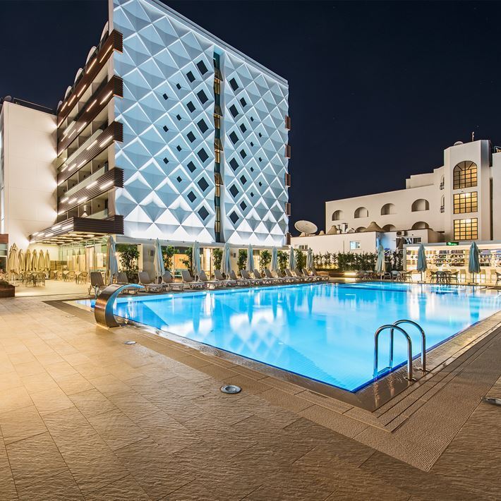 ELİTE WORLD MARMARİS HOTEL’DE KUSURSUZ YAZ TATİLİ