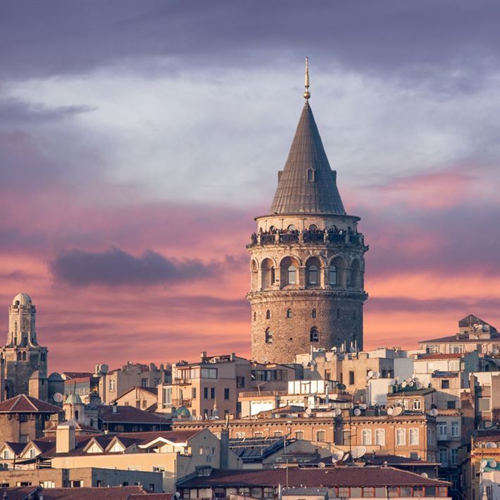 İSTANBUL’UN SİMGESİ GALATA KULESİ’NİN HİKÂYESİ