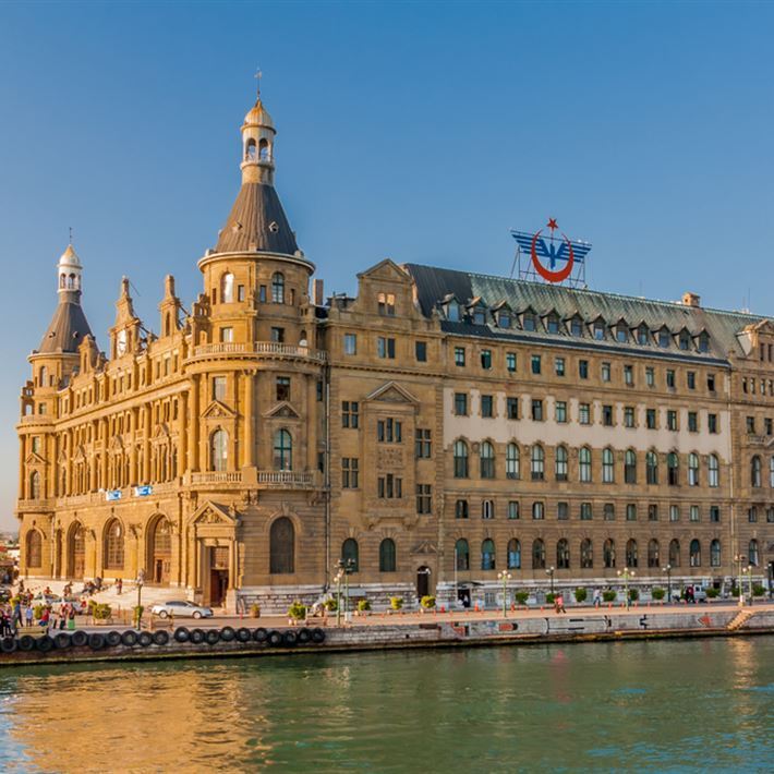 KADIKÖY'ÜN SİMGELERİNDEN HAYDARPAŞA GARI'NIN TARİHÎ VE MİMARİ ÖZELLİKLERİ